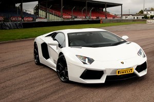 Lamborghini Aventador vs Porsche Driving Experience at Thruxton