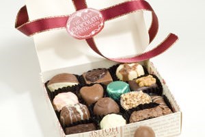 1657 Chocolate Collection Small Box